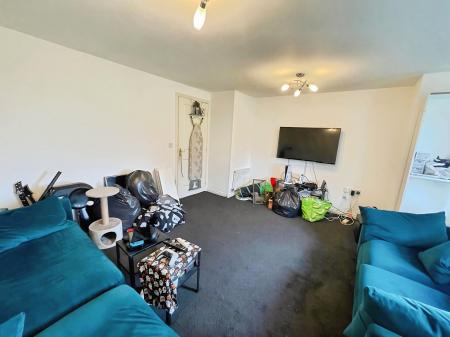 2 bedroom Flat for sale in Oxford Close, Longbenton, Newcastle upon Tyne, NE12