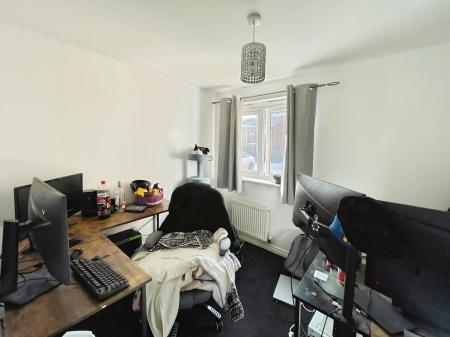 2 bedroom Flat for sale in Oxford Close, Longbenton, Newcastle upon Tyne, NE12