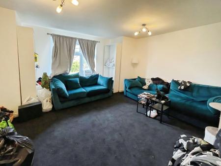 2 bedroom Flat for sale in Oxford Close, Longbenton, Newcastle upon Tyne, NE12