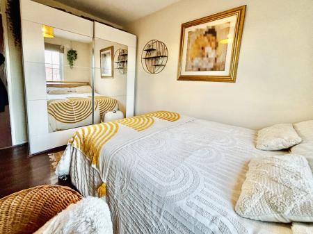 2 bedroom Flat for sale in Rowes Mews, St Peters Basin, Newcastle upon Tyne, NE6