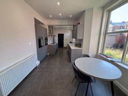 8 bedroom End of terrace house to let in Burn Park Road, Sunderland, SR2