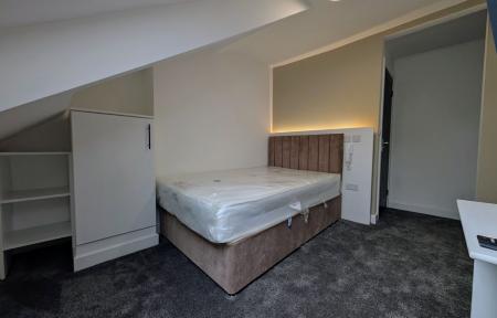 6 bedroom Terraced House to let in Strathmore Crescent, Newcastle upon Tyne, NE4