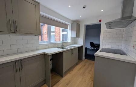 6 bedroom Terraced House to let in Strathmore Crescent, Newcastle upon Tyne, NE4