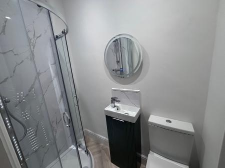 6 bedroom Terraced House to let in Springwell Avenue, Gateshead, NE9