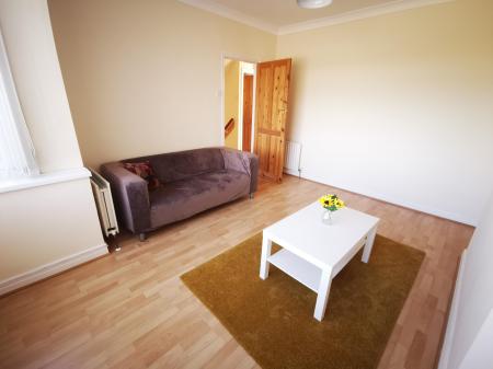2 bedroom Flat to let in Kelvin Place, Forest Hall, NE12
