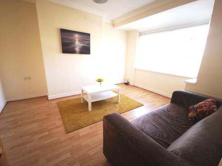 2 bedroom Flat to let in Kelvin Place, Forest Hall, NE12
