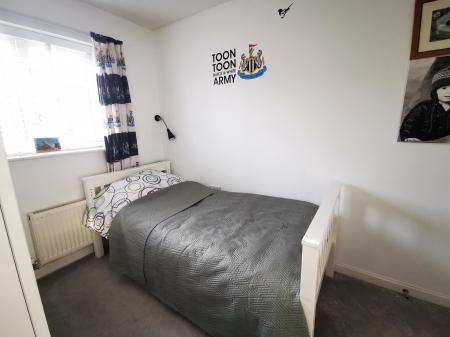 2 bedroom Semi-detached house to let in Housesteads Gardens, Longbenton, NE12