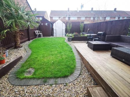 2 bedroom Semi-detached house to let in Housesteads Gardens, Longbenton, NE12