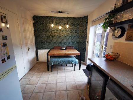 2 bedroom Semi-detached house to let in Housesteads Gardens, Longbenton, NE12