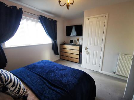 2 bedroom Semi-detached house to let in Housesteads Gardens, Longbenton, NE12