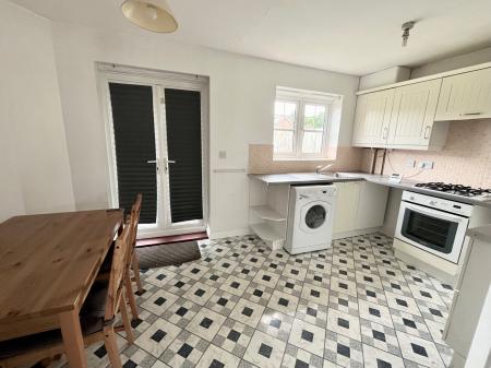 2 bedroom Semi-detached house to let in Chesters Avenue, Longbenton, NE12