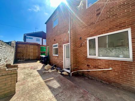 2 bedroom Flat to let in Wharton Street, South Shields, South Tyneside, NE33