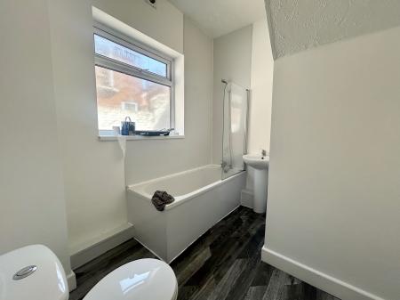 2 bedroom Flat to let in Wharton Street, South Shields, South Tyneside, NE33