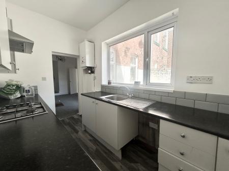 2 bedroom Flat to let in Wharton Street, South Shields, South Tyneside, NE33