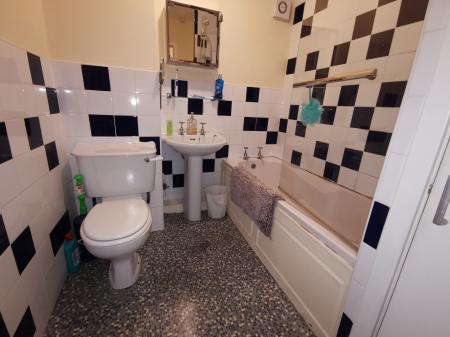 1 bedroom Flat to let in The Beeches, Forest Hall, Newcastle upon Tyne, NE12