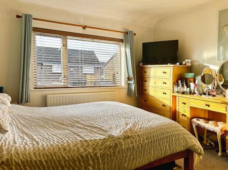 3 bedroom End of terrace house for sale in Shearwater Avenue, Newcastle upon Tyne, NE12