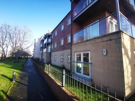 2 bedroom Flat to let in Wharry Court, Benton, Newcastle upon Tyne, NE7