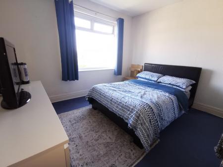2 bedroom Flat to let in Cornel Road, High Heaton, Newcastle upon Tyne, NE7