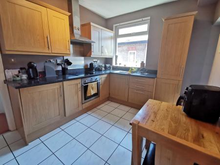 2 bedroom Flat to let in Cornel Road, High Heaton, Newcastle upon Tyne, NE7