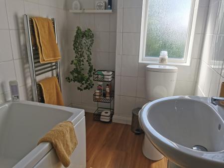 2 bedroom Flat to let in Cornel Road, High Heaton, Newcastle upon Tyne, NE7