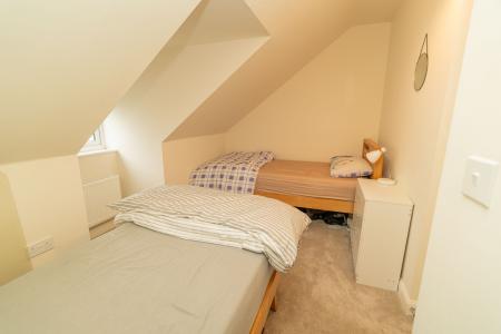 4 bedroom Town house for sale in Greenhead Drive, Walkergate, Newcastle upon Tyne, NE6