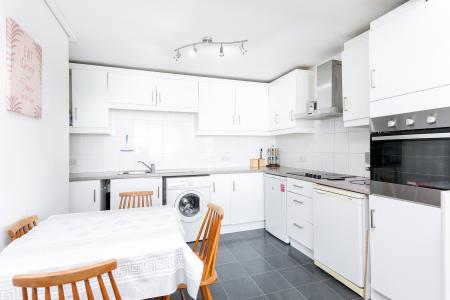 1 bedroom Flat for sale in Bromley Road, Catford, London, SE6