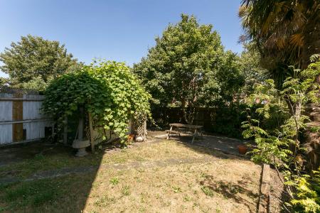 3 bedroom Maisonette for sale in Playfield Crescent, East Dulwich, London, SE22