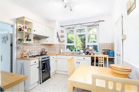 3 bedroom Maisonette for sale in Playfield Crescent, East Dulwich, London, SE22