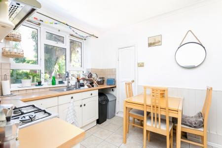 3 bedroom Maisonette for sale in Playfield Crescent, East Dulwich, London, SE22