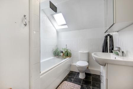 1 bedroom Flat for sale in Sandhurst Road, Catford, London, SE6