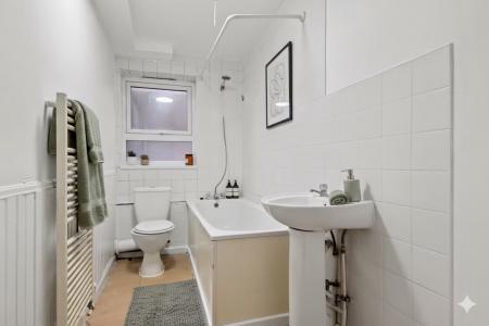 1 bedroom Flat for sale in Shenley Road, Camberwell, London, SE5