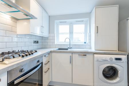 2 bedroom Flat to let in Bovill Road, Honor Oak, London, SE23