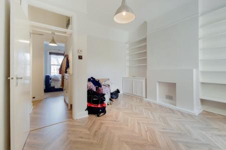 2 bedroom Flat to let in Lordship Lane, East Dulwich, London, SE22