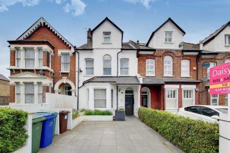 2 bedroom Flat to let in Lordship Lane, East Dulwich, London, SE22