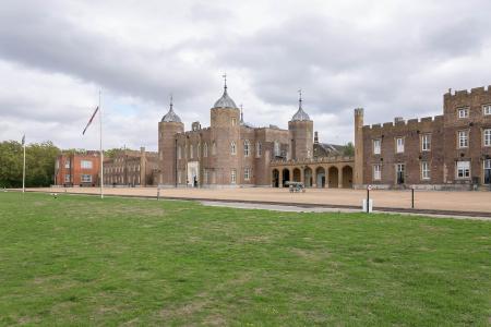 3 bedroom Flat to let in Wellesley Road, Shooters Hill, London, SE18