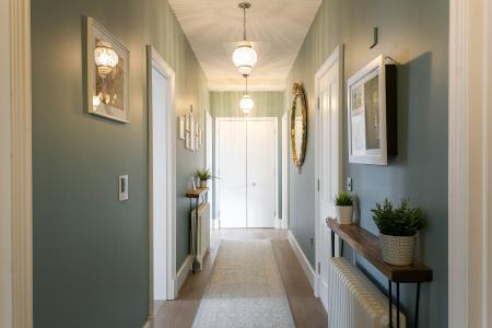 3 bedroom Flat to let in Wellesley Road, Shooters Hill, London, SE18