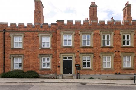 3 bedroom Flat to let in Wellesley Road, Shooters Hill, London, SE18