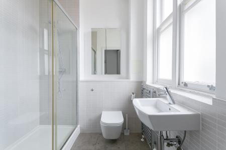 3 bedroom Flat to let in Wellesley Road, Shooters Hill, London, SE18