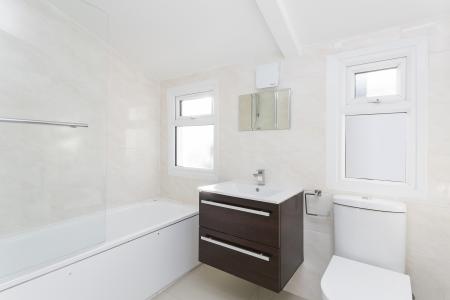 2 bedroom Flat to let in Barry Road, East Dulwich, London, SE22