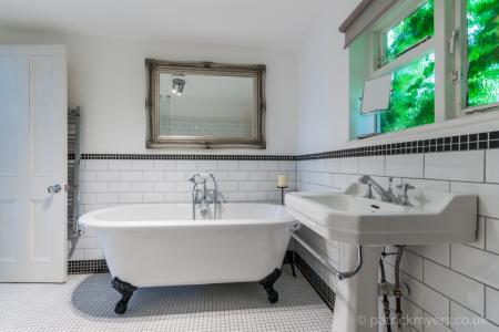 2 bedroom Terraced House to let in Landells Road, East Dulwich, London, SE22