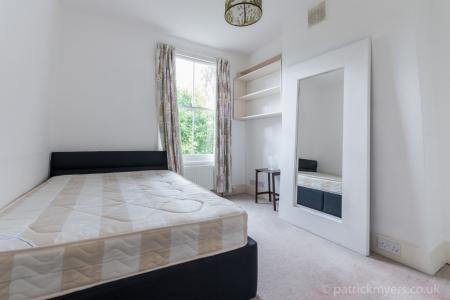2 bedroom Terraced House to let in Landells Road, East Dulwich, London, SE22