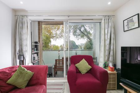 2 bedroom Flat for sale in East Dulwich road, East Dulwich, London, SE22