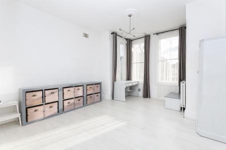 1 bedroom Flat for sale in Woolstone Road, Forest Hill, London, SE23