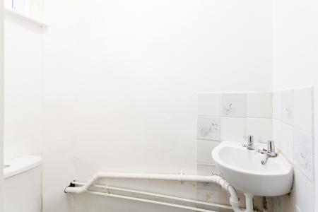 3 bedroom Flat to let in Malpas Road, Brockley, London, SE4