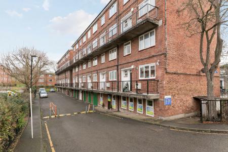 3 bedroom Flat to let in Malpas Road, Brockley, London, SE4