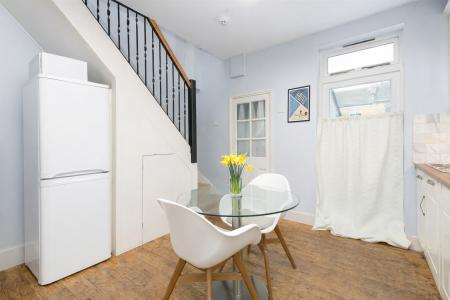 2 bedroom Terraced House to let in Pellatt Road, East Dulwich, London, SE22