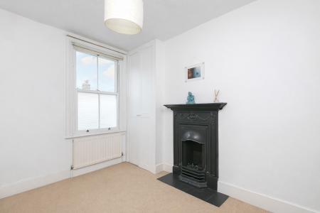2 bedroom Terraced House to let in Pellatt Road, East Dulwich, London, SE22