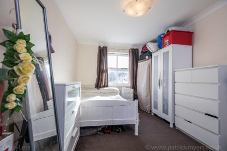 2 bedroom Flat to let in Enversham Court, Pearfield Road, Forest Hill, London, SE23