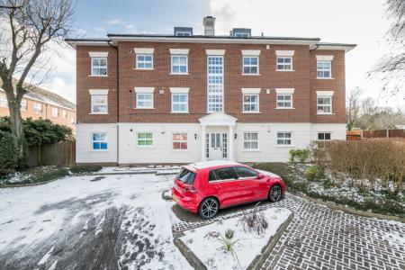 2 bedroom Flat to let in Enversham Court, Pearfield Road, Forest Hill, London, SE23