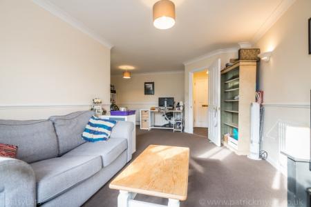 2 bedroom Flat to let in Enversham Court, Pearfield Road, Forest Hill, London, SE23